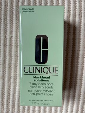 Clinique Blackhead Solutions 7 Day Deep Pore Cleanse & Scrub